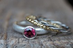 Ringset Silber Rhodolith 245,-€ Kügelchenring Gelbgold 585/- 155,-€ Kordelring Weißgold 395,-€