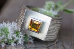 Ring Silber mit Struktur, Citrin Carrée 315,-€