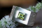 Ring Silber mit Struktur, Peridot 315,-€