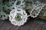 Anhänger Mandala Silber Peridot 5mm 225,-€ an Kügelchenkette 49,-€